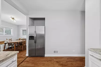 5646 N Menard Avenue, Chicago, IL 60646 - Photo 9