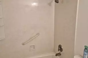 711 S River Rd, Des Plaines, IL 60016 - Photo 9