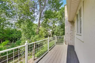 11 Beaconsfield Ct, Lincolnshire, IL 60069 - Photo 29