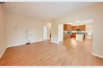 11 Beaconsfield Court, Lincolnshire, IL 60069 - Photo 15