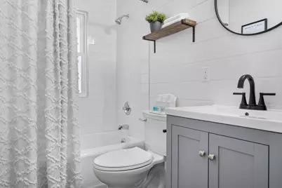 1223 E Oakland Avenue, Bloomington, IL 61701 - Photo 9