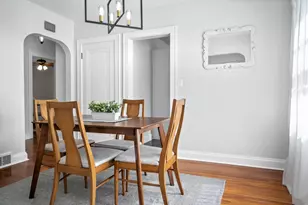 1223 E Oakland Ave, Bloomington, IL 61701 - Photo 5