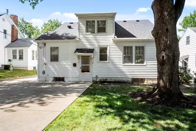 1223 E Oakland Avenue, Bloomington, IL 61701 - Photo 19