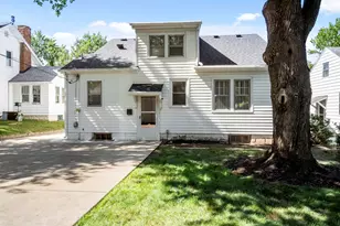 1223 E Oakland Ave, Bloomington, IL 61701 - Photo 19