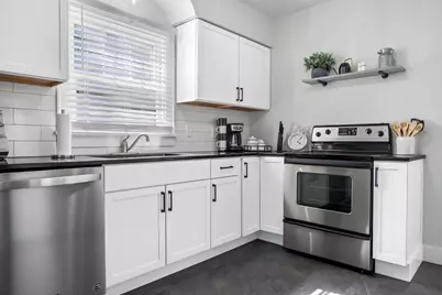 1223 E Oakland Avenue, Bloomington, IL 61701 - Photo 11