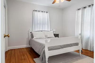 1223 E Oakland Avenue, Bloomington, IL 61701 - Photo 7