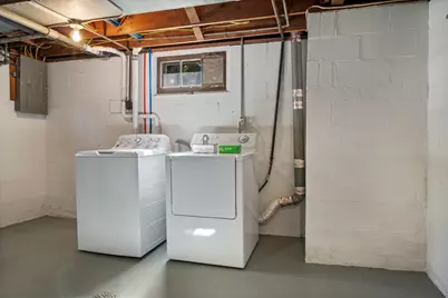 1223 E Oakland Avenue, Bloomington, IL 61701 - Photo 17