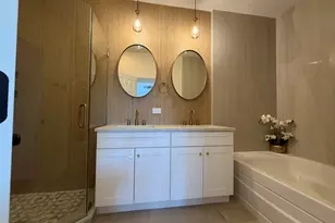 717 Sarah Ln, Northbrook, IL 60062 - Photo 5