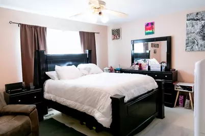 246 Shadowbend Drive, Wheeling, IL 60090 - Photo 9