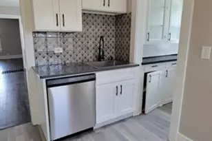 518 Chestnut St, Waukegan, IL 60085 - Photo 3