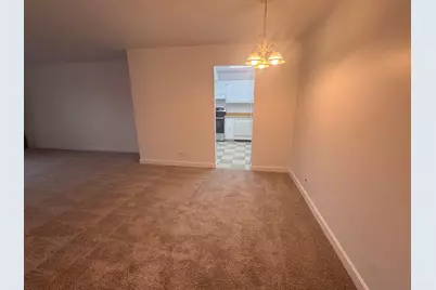 700 Perrie Drive #305, Elk Grove Village, IL 60007 - Photo 3