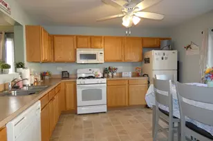 3527 Silver Leaf Dr, Joliet, IL 60431 - Photo 7