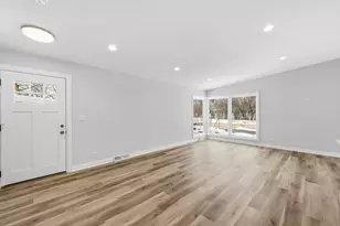 703 W Man A Wa Trail, Mount Prospect, IL 60056 - Photo 13