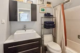 3930 N Pine Grove Ave, Chicago, IL 60613 - Photo 11