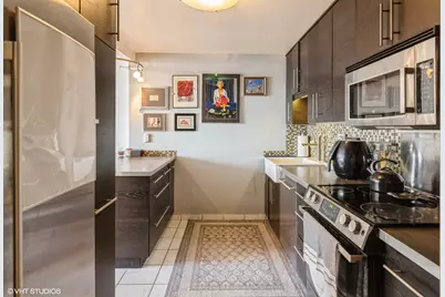 3930 N Pine Grove Avenue #604, Chicago, IL 60613 - Photo 9