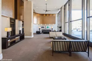 3930 N Pine Grove Ave, Chicago, IL 60613 - Photo 13