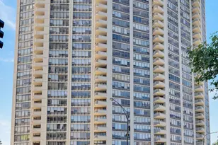 3930 N Pine Grove Ave, Chicago, IL 60613 - Photo 1