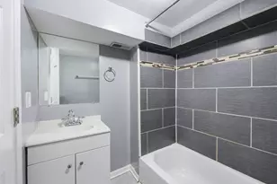 2302 N Hamlin Ave, Chicago, IL 60647 - Photo 11