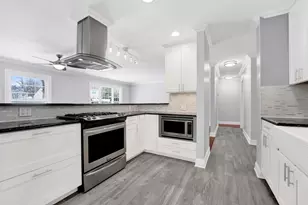 332 S River Rd, Naperville, IL 60540 - Photo 5