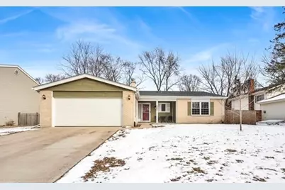 332 S River Road, Naperville, IL 60540 - Photo 1