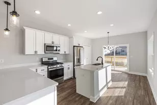 2206 Maggie Ln, Sycamore, IL 60178 - Photo 5