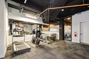 7645 N Sheridan Rd, Chicago, IL 60626 - Photo 5