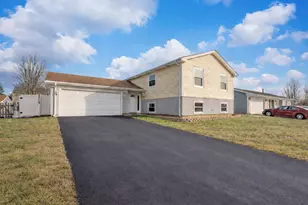 1680 Nautilus Ln, Hanover Park, IL 60133 - Photo 1