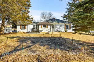 611 N West St, Sandwich, IL 60548 - Photo 3