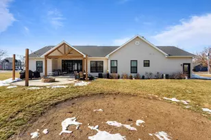 203 N Niles Ave, Tuscola, IL 61953 - Photo 9