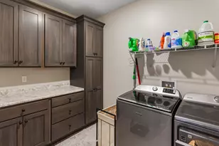 203 N Niles Ave, Tuscola, IL 61953 - Photo 37