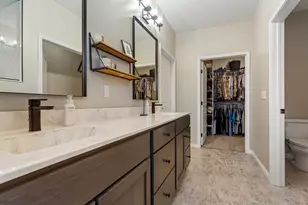 203 N Niles Ave, Tuscola, IL 61953 - Photo 27