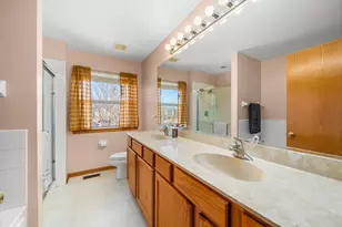 253 Somerset Dr, Sugar Grove, IL 60554 - Photo 15