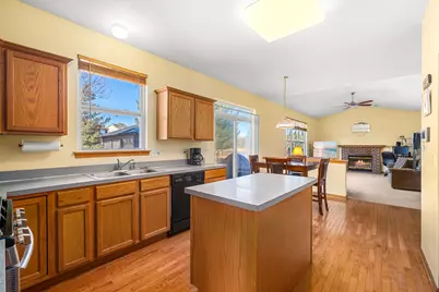 253 Somerset Drive, Sugar Grove, IL 60554 - Photo 5