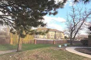 15 Indian Trail Dr, Westmont, IL 60559 - Photo 3