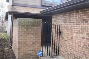 15 Indian Trail Dr, Westmont, IL 60559 - Photo 1