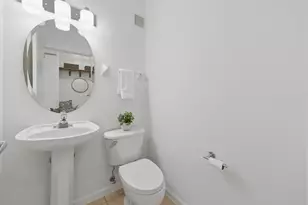 600 N Dearborn St, Chicago, IL 60654 - Photo 11