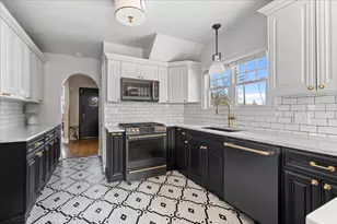 330 E St Charles Rd, Elmhurst, IL 60126 - Photo 15