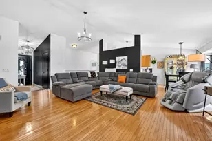 803 Nancys Ln, Belvidere, IL 61008 - Photo 5