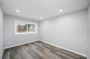 13228 S Rhodes Ave, Chicago, IL 60827 - Photo 17