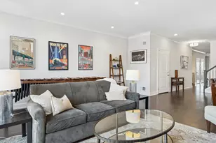 2341 W Roscoe St, Chicago, IL 60618 - Photo 7