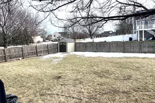 10 Lindsey Ct W, Bolingbrook, IL 60440 - Photo 31