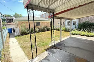 5219 N Bernard St, Chicago, IL 60625 - Photo 13