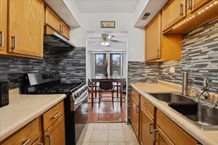 2013 Country Club Dr, Woodridge, IL 60517 - Photo 7