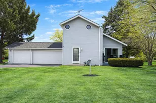 422 Pembroke Rd, Poplar Grove, IL 61065 - Photo 1