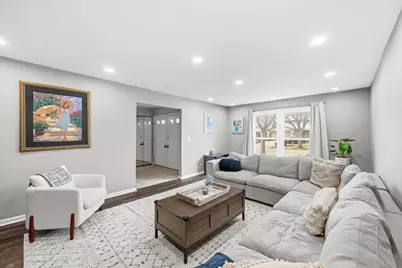 805 Sutton Drive, Northbrook, IL 60062 - Photo 5