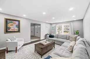 805 Sutton Dr, Northbrook, IL 60062 - Photo 5