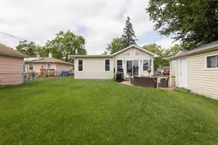 1649 Park Ave, Hanover Park, IL 60133 - Photo 31