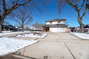 1030 W Kendall Terrace, Addison, IL 60101 - Photo 3