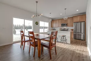 2490 Olivia Ct, Wauconda, IL 60084 - Photo 3