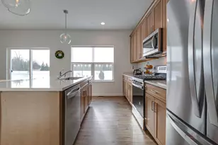 2490 Olivia Ct, Wauconda, IL 60084 - Photo 5